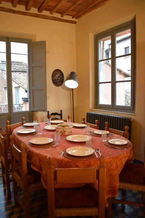 Appartement Il Carmine charme&terrace à Lucques